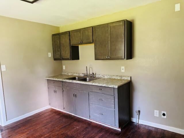 Property Photo: 811 Flint St TX 77630