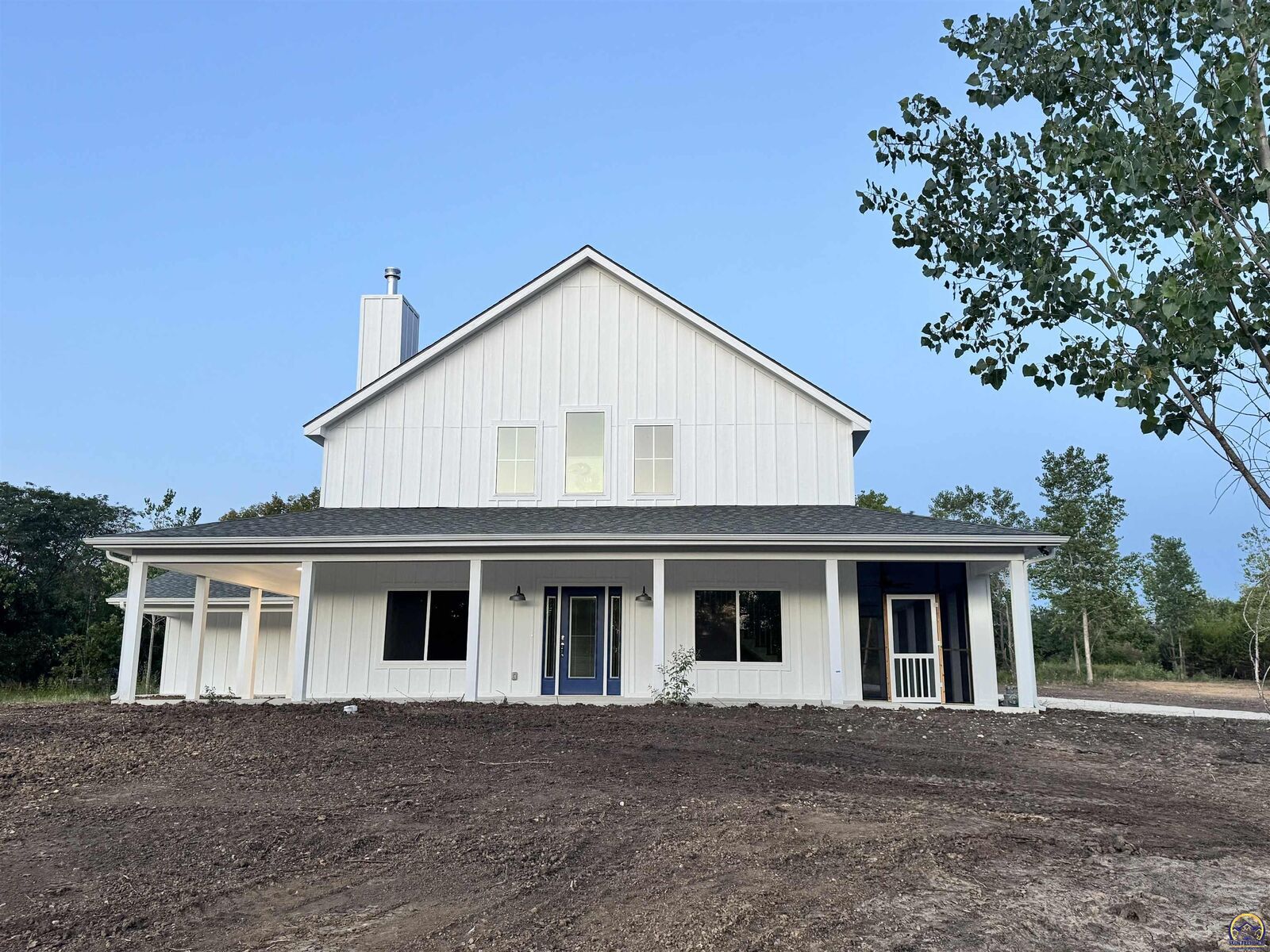 Property Photo:  