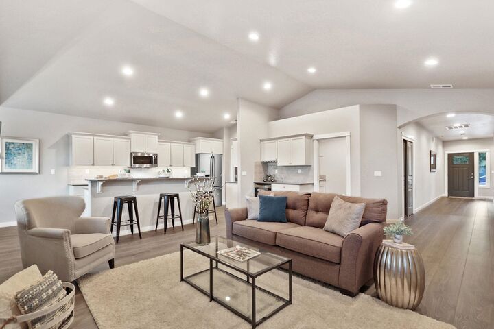 Property Photo:  6842 E Faywood Ln 12/3 Orchard  WA 99217 