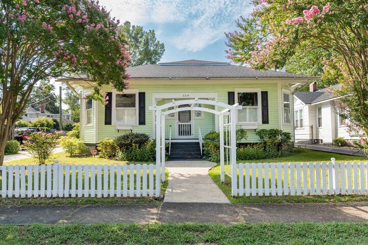 Property Photo: 559 Glendalyn Avenue SC 29302