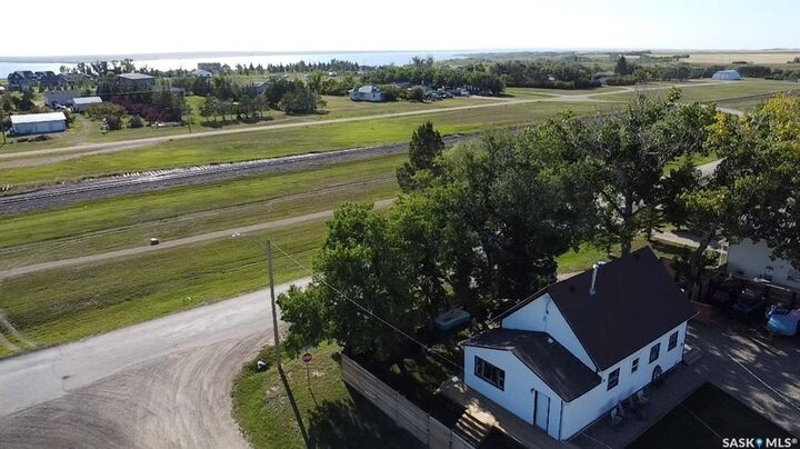 Property Photo:  780 Railway Avenue  SK S0H 1J0 