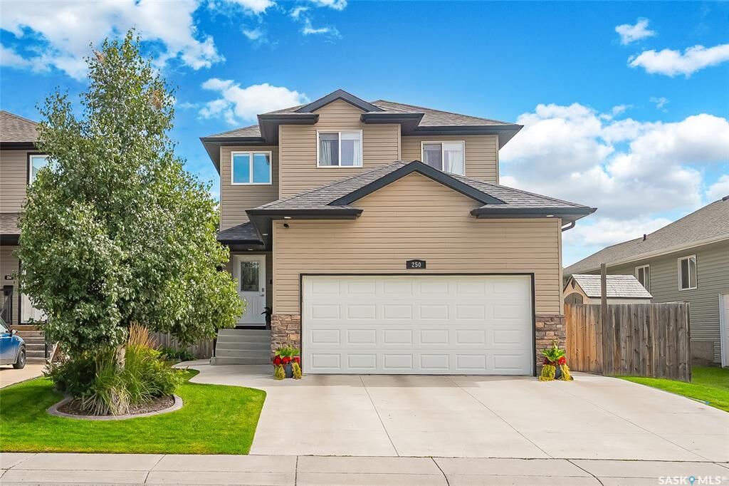 Property Photo: 250 McCallum Way SK S7R 0H7