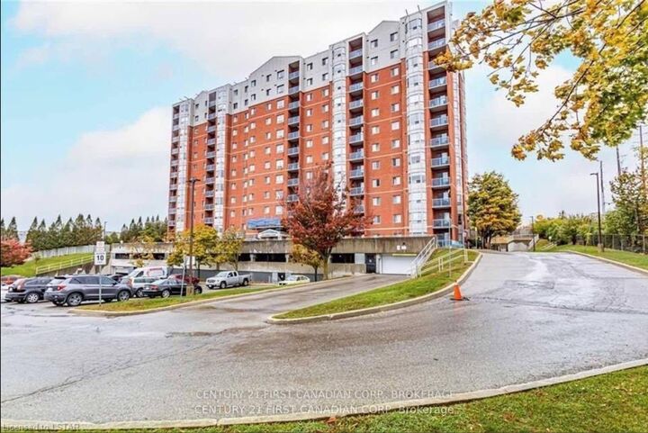 Property Photo:  30 Chapman Court 902  ON N6G 4Y4 
