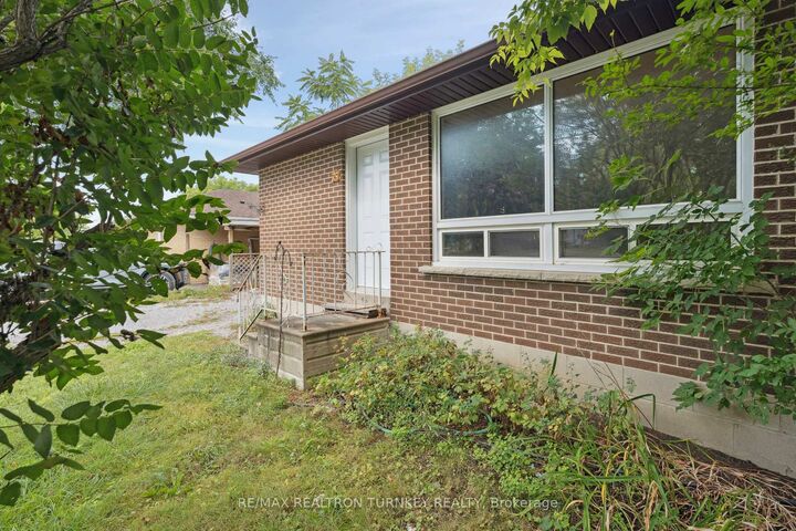 Photo de la propriété: 75 Bolton Avenue ON L3Y 2X3