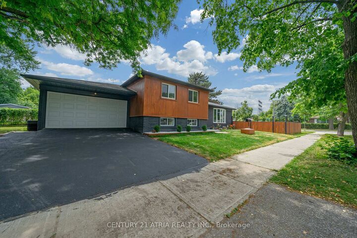 Property Photo:  48 Tealham Drive S  ON M9V 3T6 