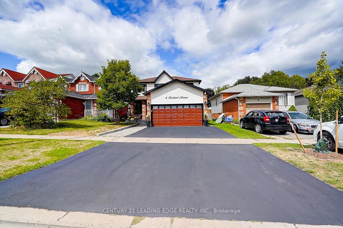 Photo de la propriété: 6 Freeland Avenue ON L1C 4R9