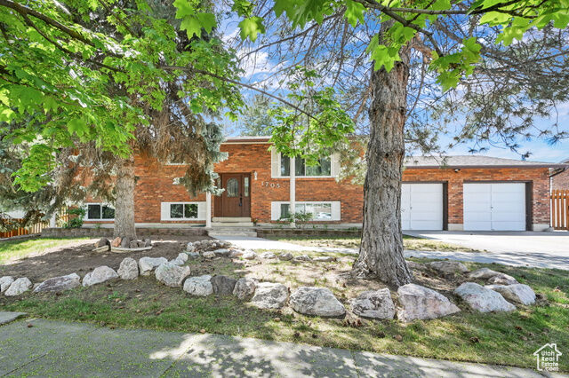 Property Photo: 1705 W 4575 S UT 84067