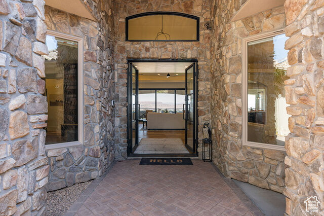 Property Photo:  1343 W Cambridge Ave N 204  UT 84780 