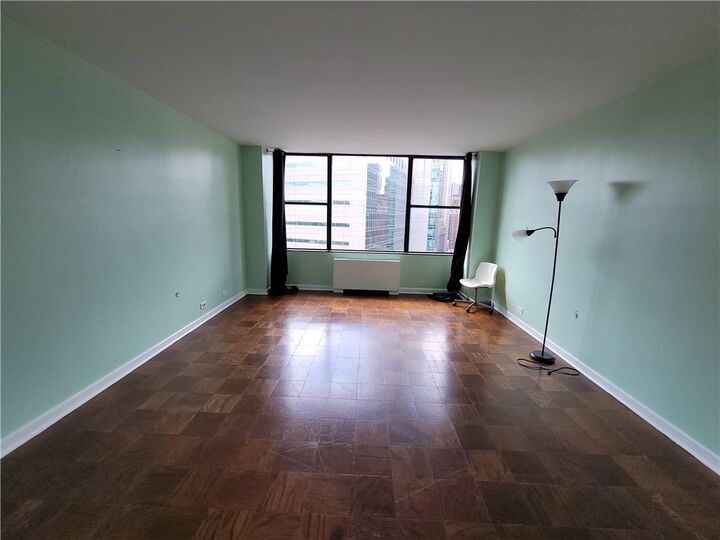 Property Photo: 112 Washington Pl 14D PA 15219