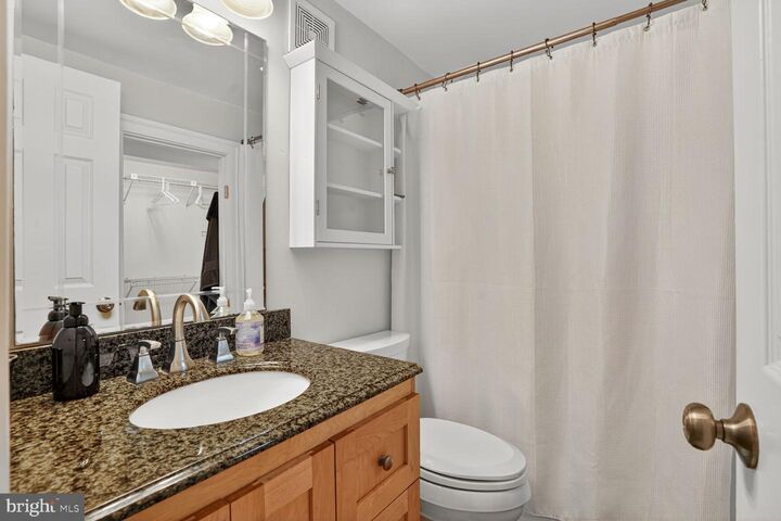 Property Photo:  905 South Carolina Avenue SE 6  DC 20003 