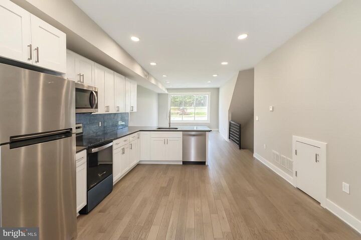 1407 N 8th Street A2  Philadelphia PA 19122 photo