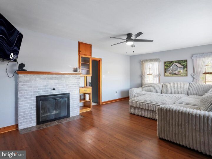 Property Photo: 3634 N East Side VA 22827