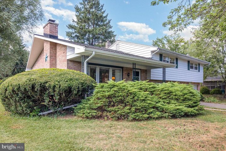 Property Photo:  1711 Cedar Cliff Drive  PA 17011 