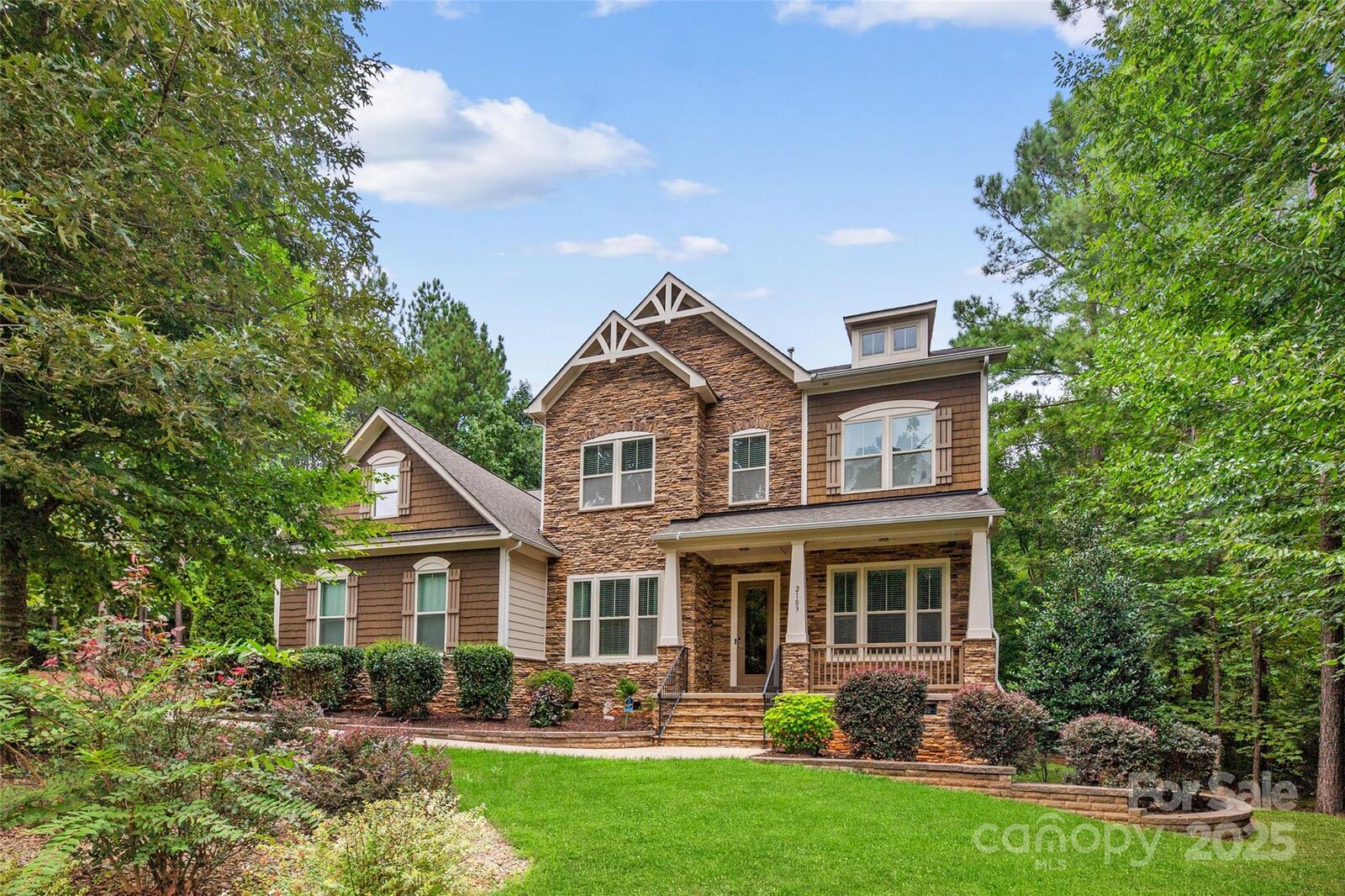 Property Photo: 2103 Saddleridge Drive NC 28173