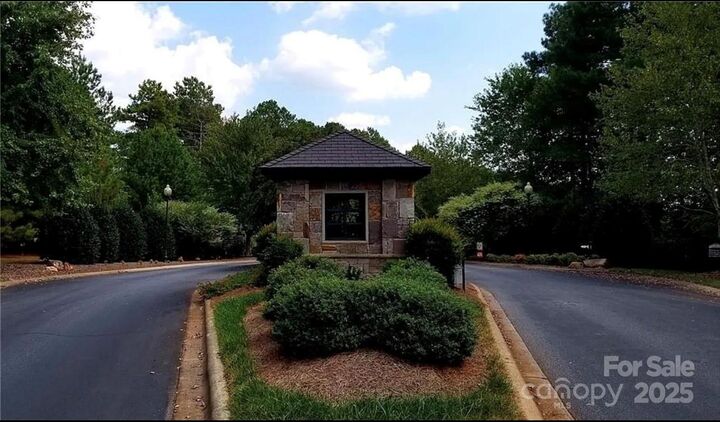 Property Photo: 5593 Bridgewater Drive 218 NC 28630