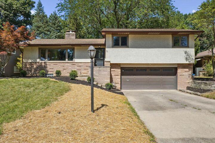 598 Latham Court  Columbus OH 43214 photo