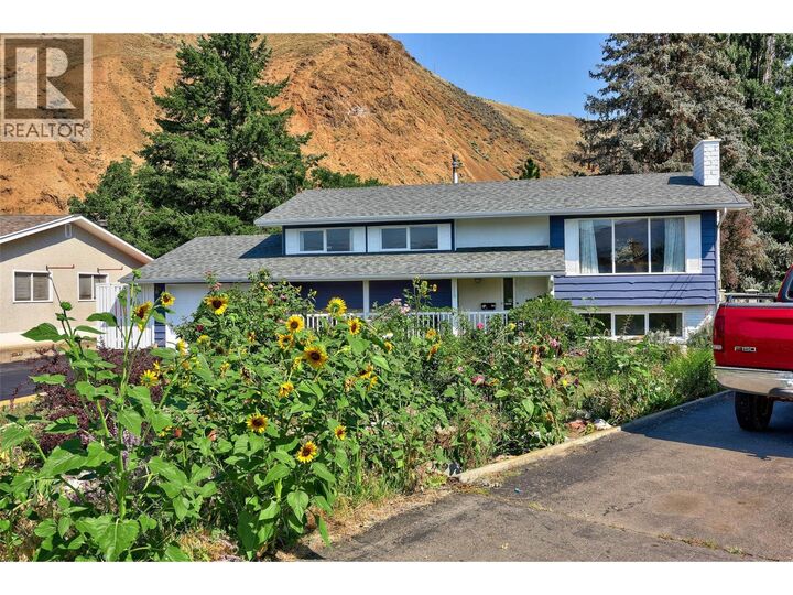 Property Photo:  2220 Shannon Place  BC V2B 4Z4 
