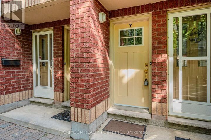 Photo de la propriété:  266 Limeridge Road East 7  ON L9A 2S7 