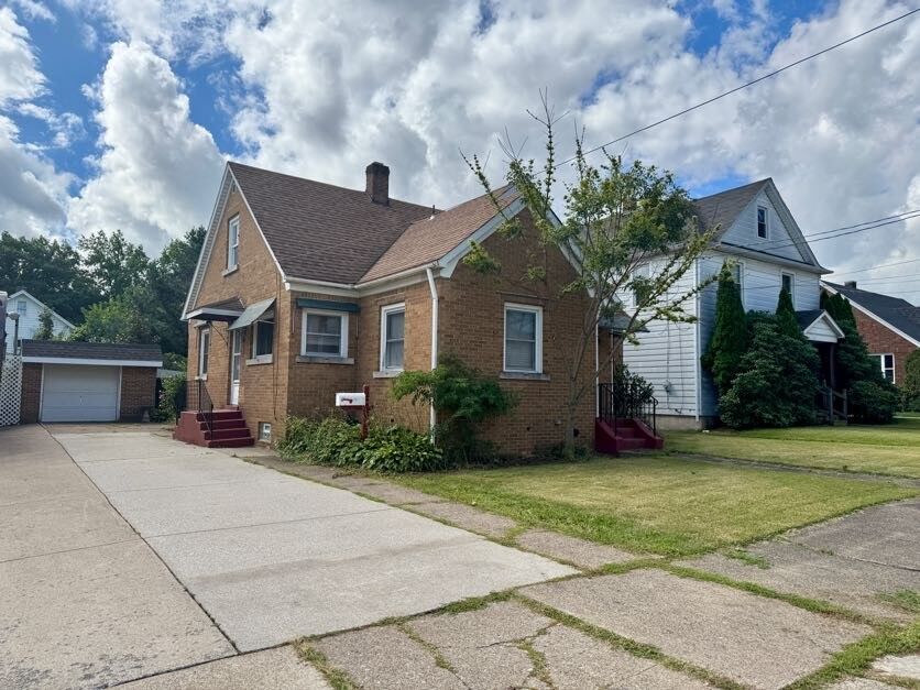 Property Photo: 823 E 30 Street PA 16504