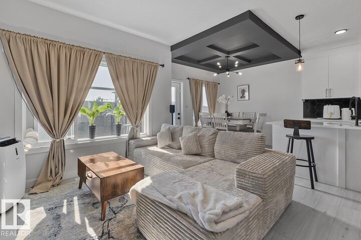 1154 Goldfinch Crescent NW  Edmonton AB T5S 0R1 photo