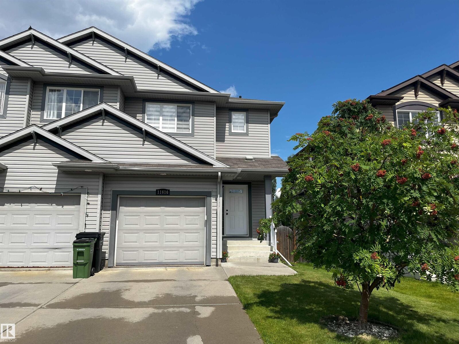 Property Photo: 11616 17 Avenue SW AB T6W 1Y4