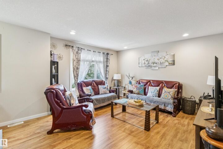 9515 160 Avenue NW 33  Edmonton AB T5Z 0M4 photo