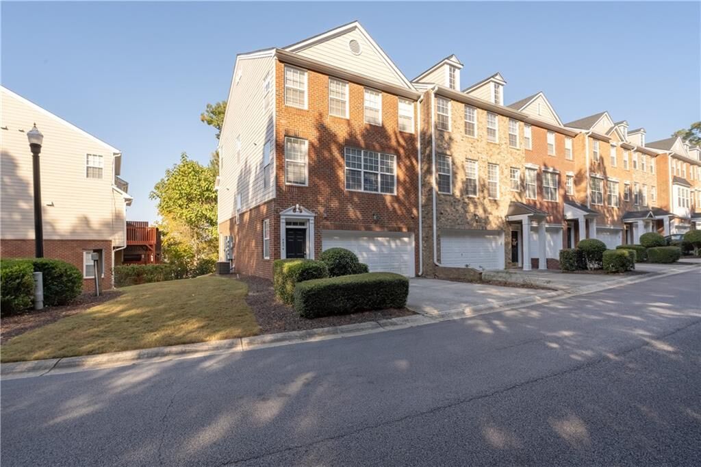 Property Photo: 4674 Creekside Villas Way SE GA 30082