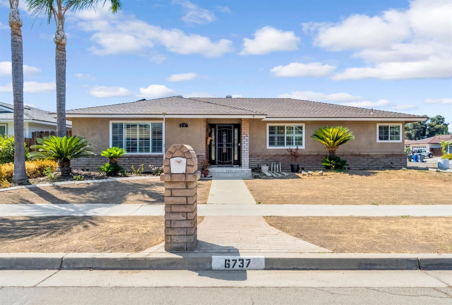 Property Photo:  6737 N Harrison Avenue  CA 93711 