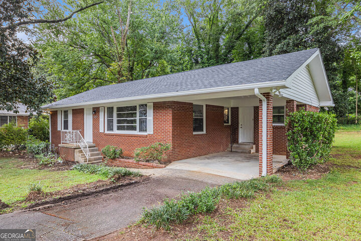 Property Photo:  2025 East Drive  GA 30032 
