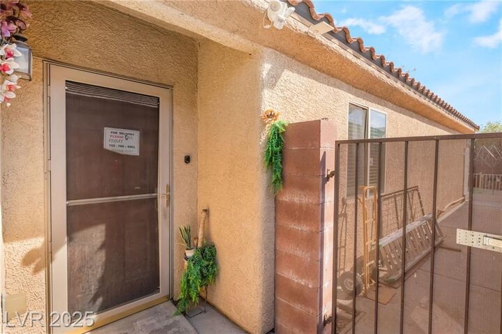 Property Photo: 5655 Crowbush Cove Place NV 89122