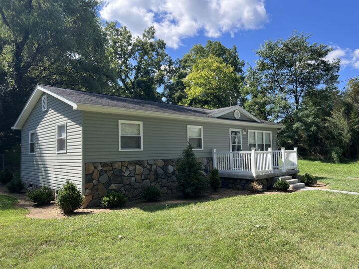 Property Photo:  718 Summers St  WV 25951 