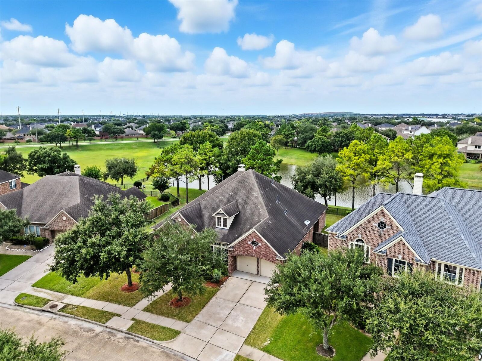 Property Photo:  12515 Stoney Creek Drive  TX 77584 