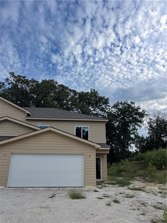 Property Photo:  828 Highland Drive  KS 66111 