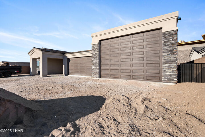 Property Photo: 6323 Avienda De Las Colinas AZ 86406