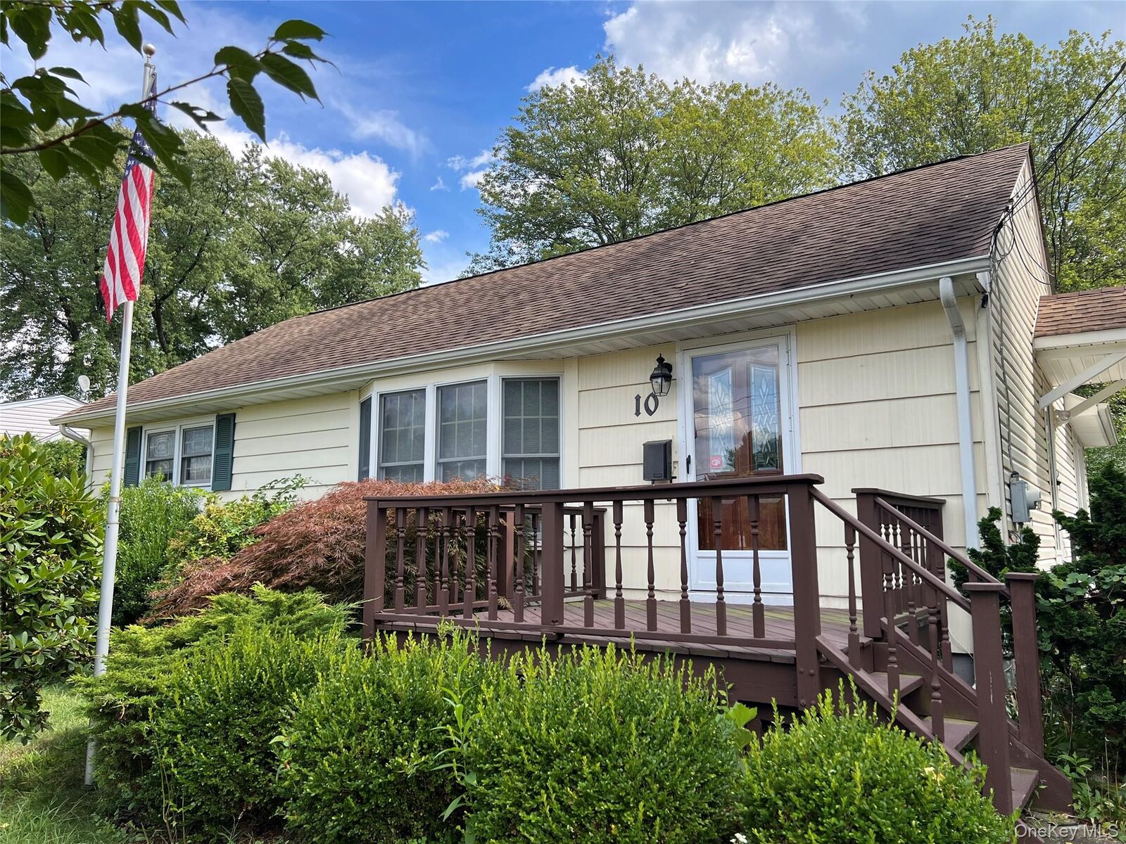 Property Photo:  10 Oak Street  NY 10923 