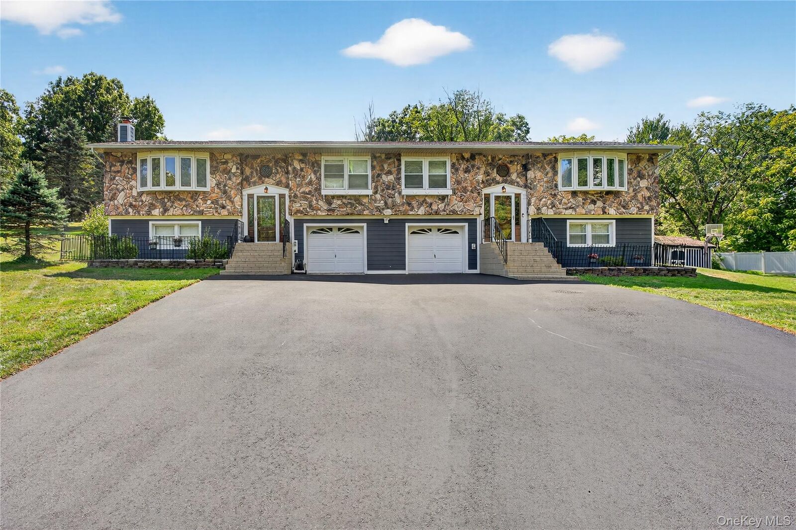 Property Photo:  2 Mockingbird Lane  NY 10992 