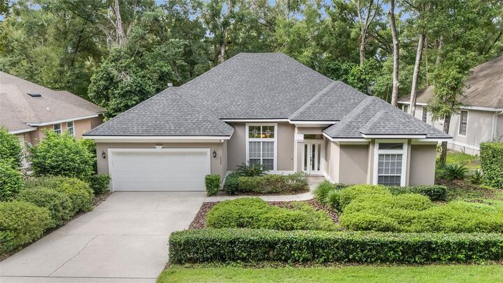Property Photo: 10223 SW 49th Lane FL 32608
