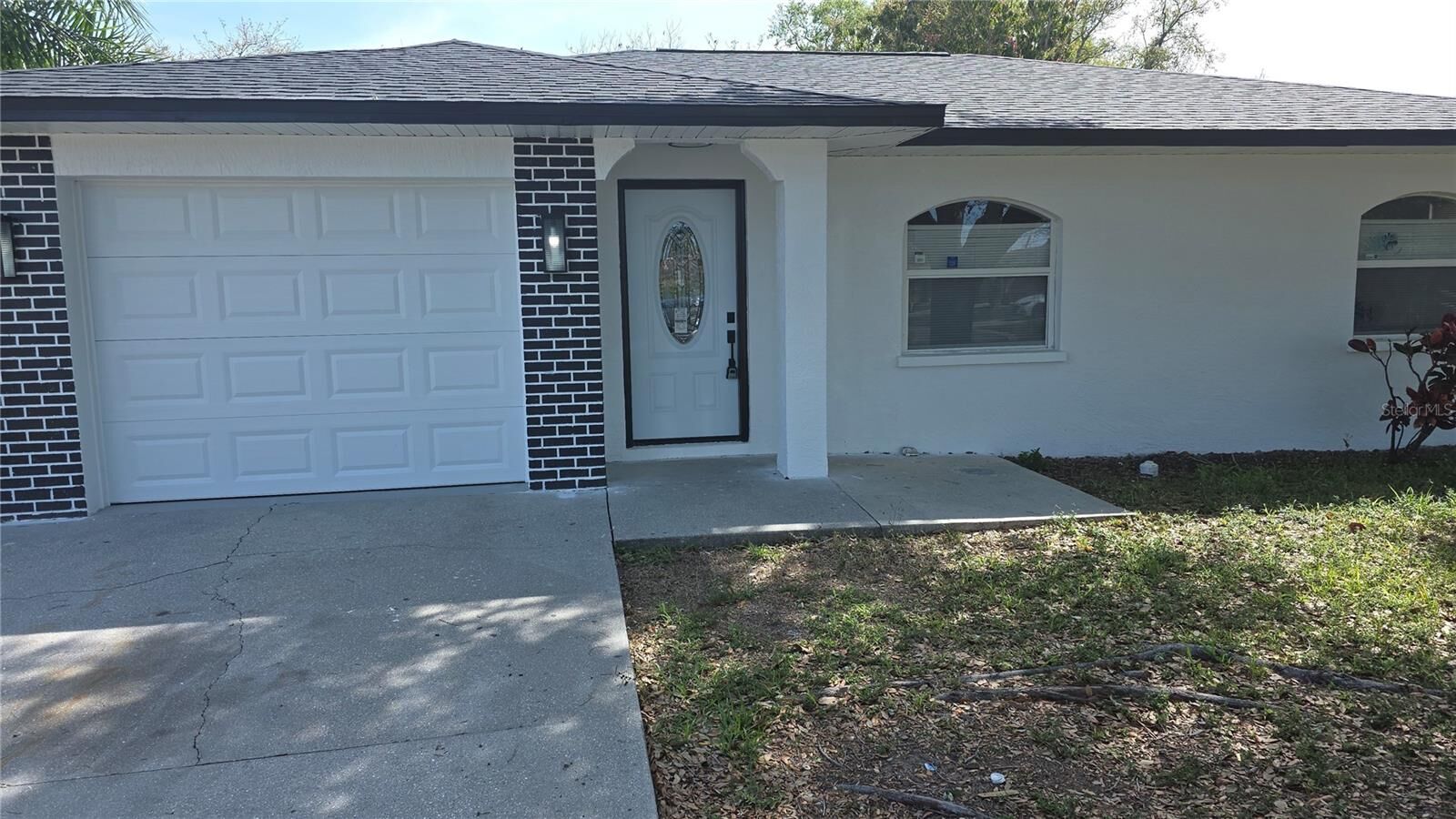 Property Photo:  2325 16th Avenue Circle E  FL 34221 