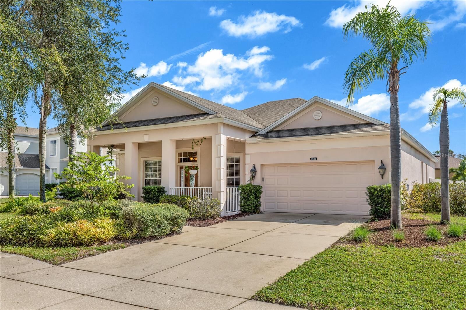 Property Photo: 5435 Rishley Run Way FL 32757