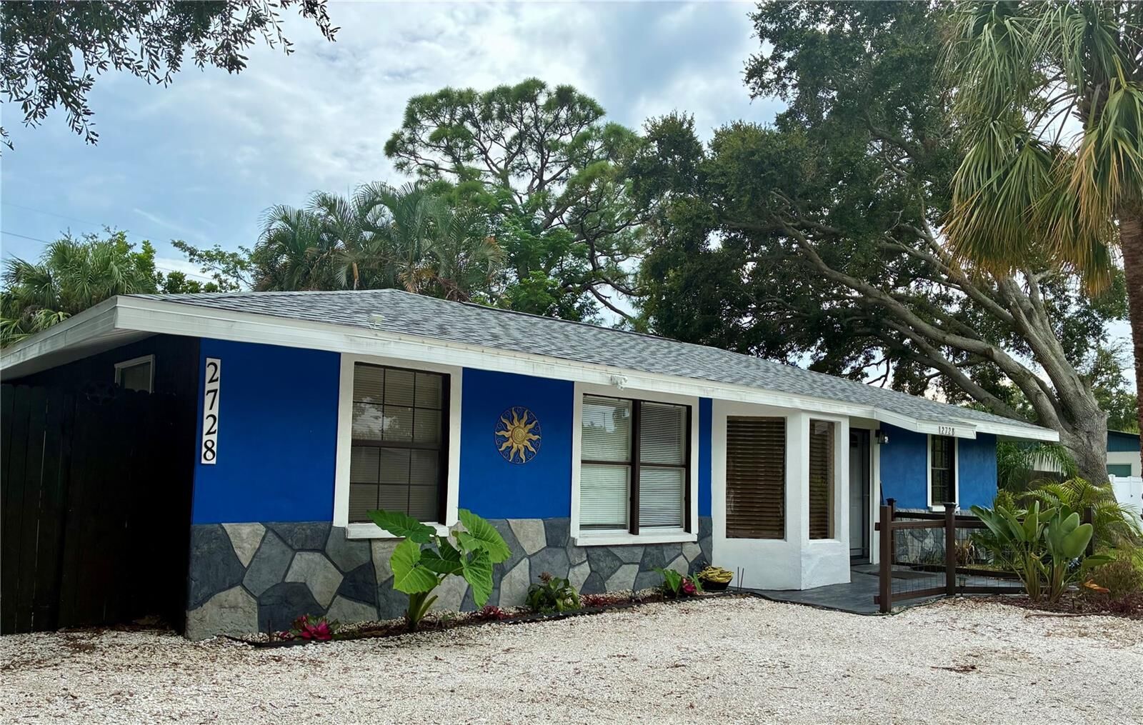 Property Photo:  2728 Trinidad Street  FL 34231 