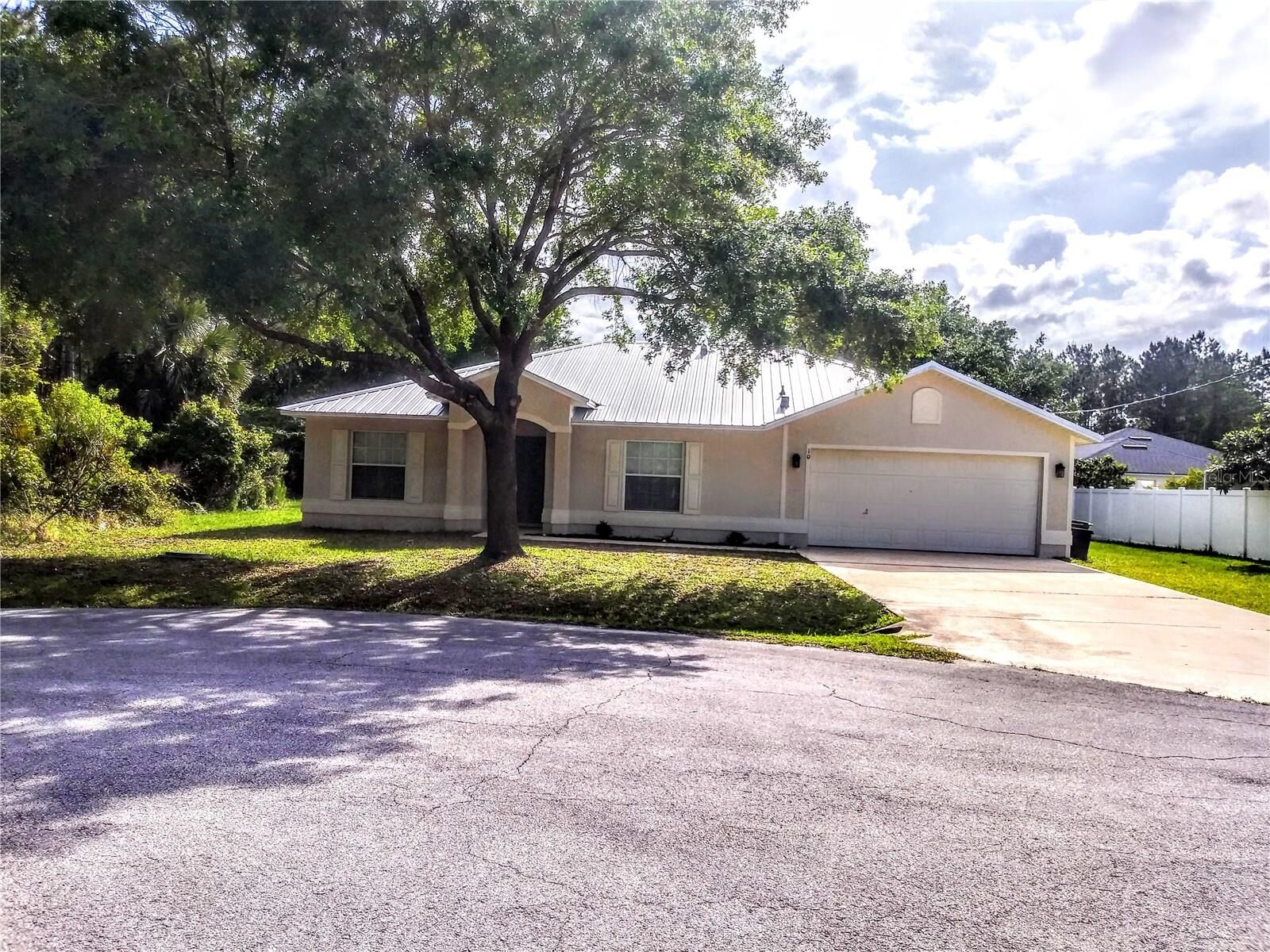 Property Photo: 10 Lincoln Place FL 32137