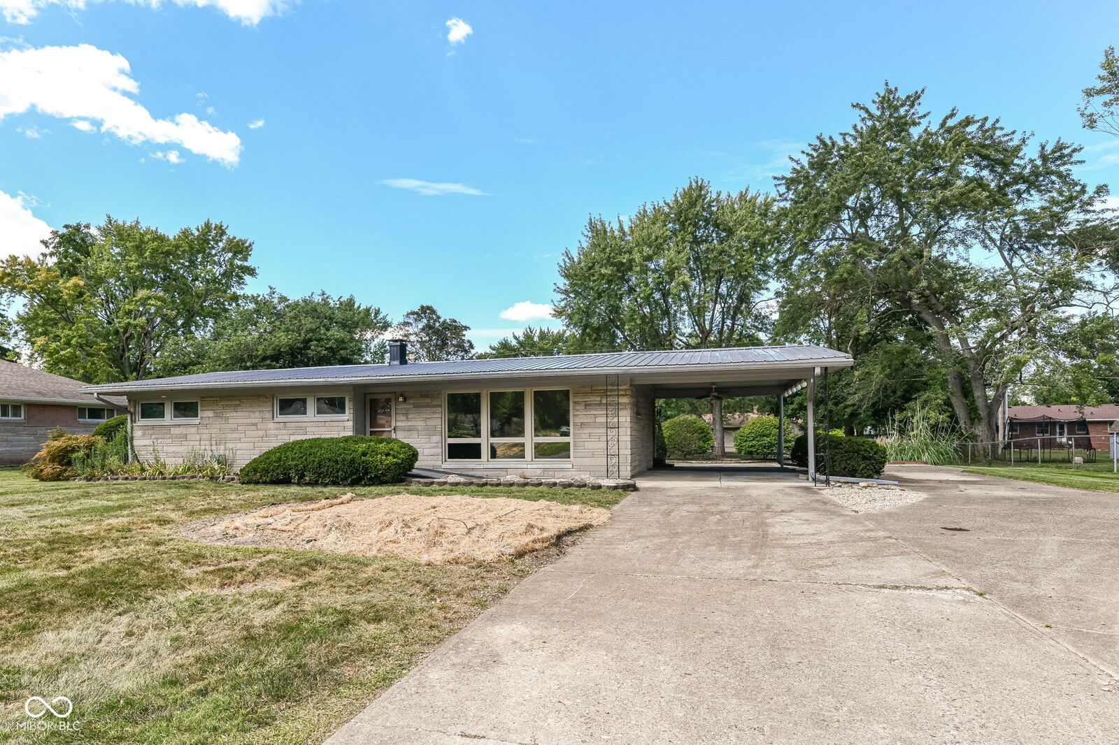 Property Photo: 2226 Hanover Drive IN 46227