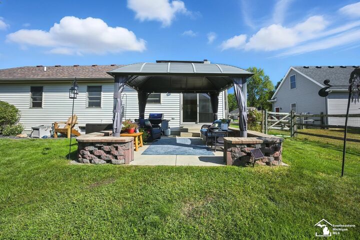 Property Photo:  1087 Eagle Lane  MI 48182 