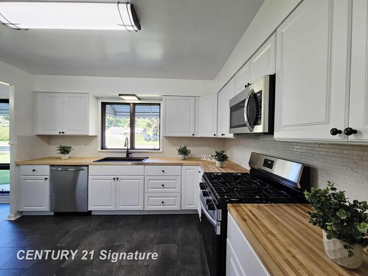 Property Photo:  4310 Tommy Armour Drive  MI 48506 