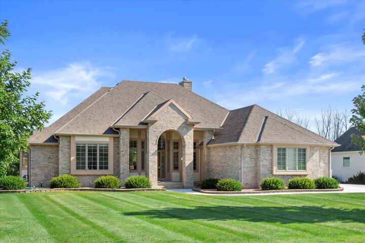 N37w22910 Wyndemere Dr  Pewaukee WI 53072 photo