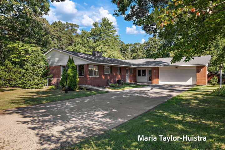 Property Photo: 680 Quarterline Road MI 49442