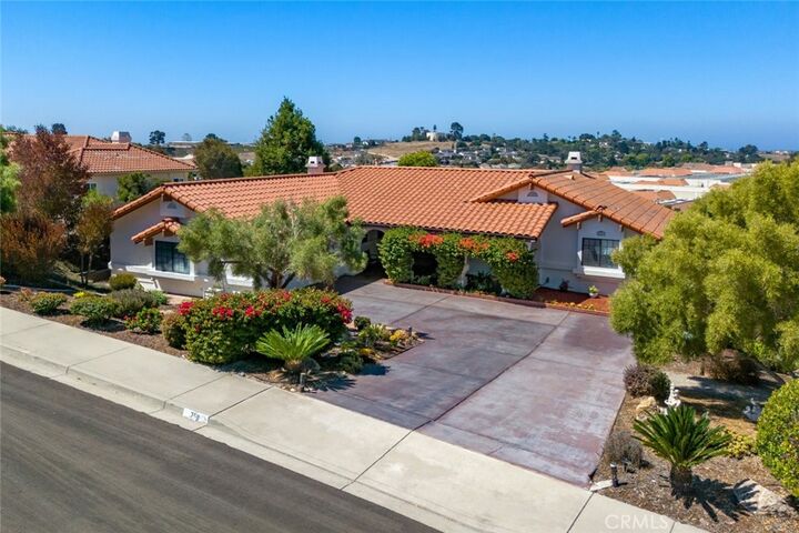 Property Photo:  758 Via Bandolero  CA 93420 
