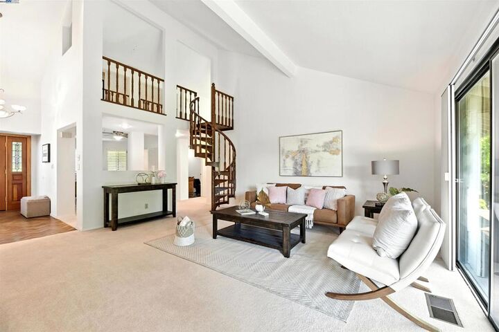 Property Photo: 646 Bella Vista Ct CA 94539