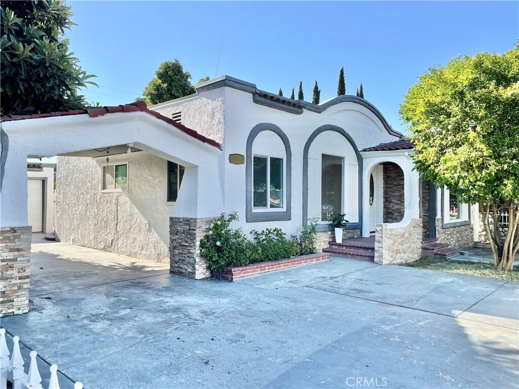 Property Photo:  6281 Stanton Ave  CA 90621 