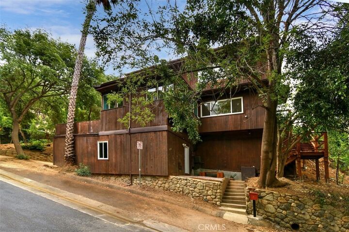 Property Photo:  3833 Ridgemoor Drive  CA 91604 